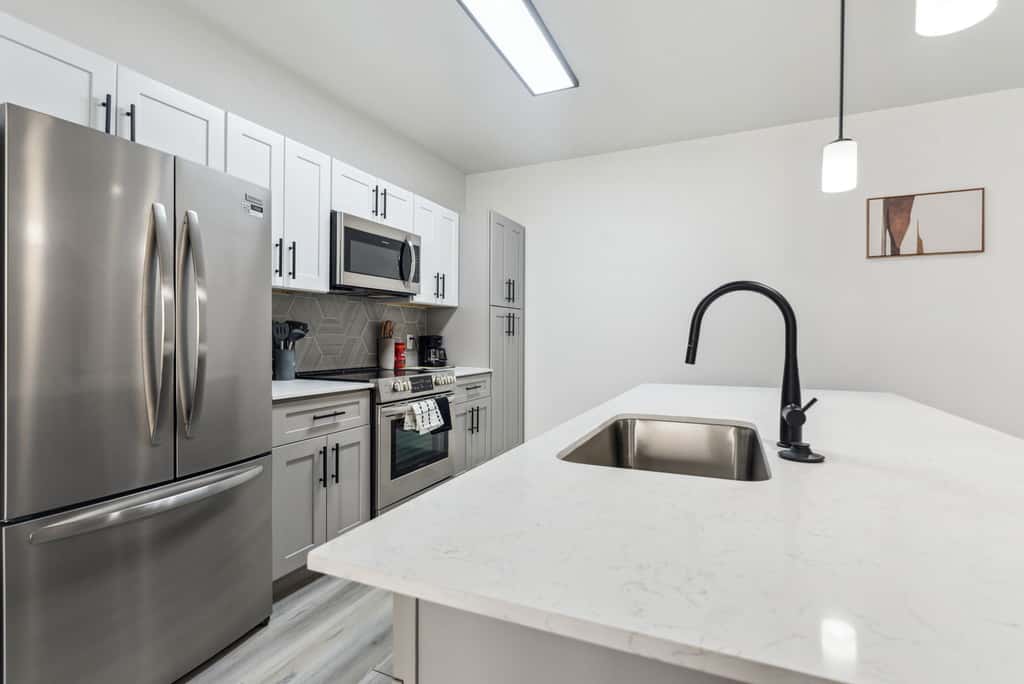 CozySuites Glendale  - Westgate w pool! 2BR