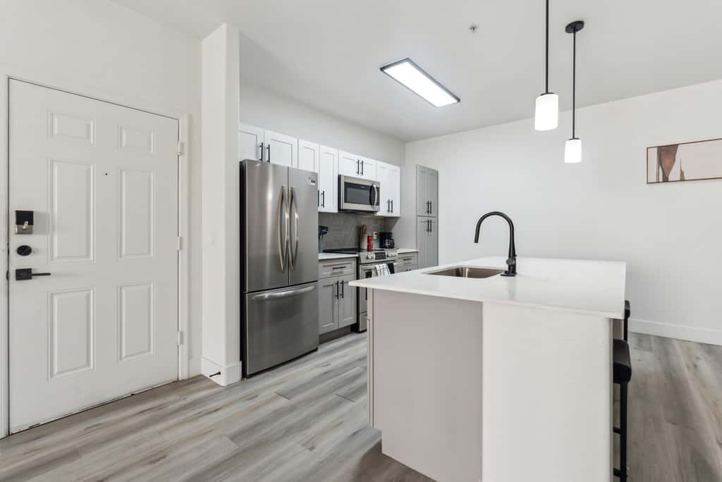 CozySuites Glendale  - Westgate w pool! 2BR