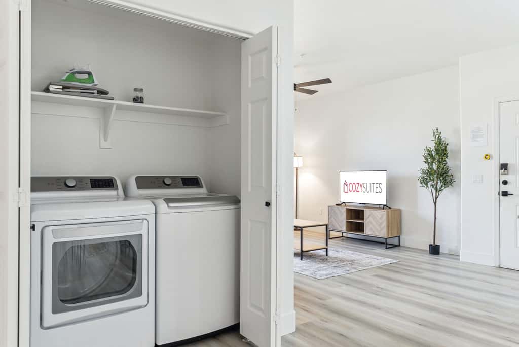 CozySuites Glendale  - Westgate w pool! 2BR