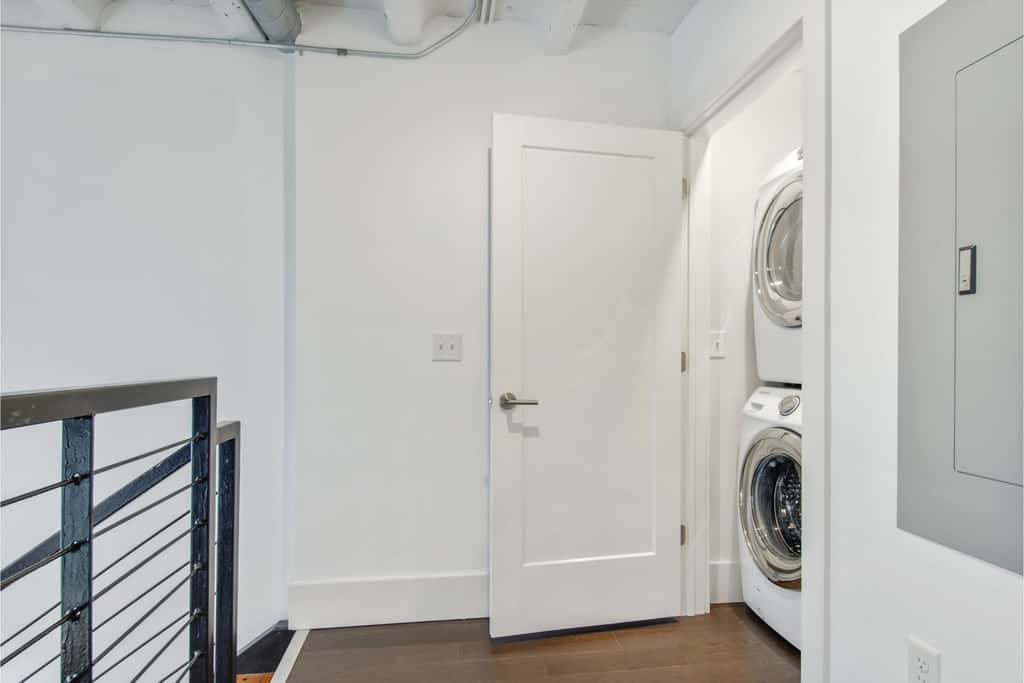 Roami at Motorworks | 2-Story | 1BR Superdome