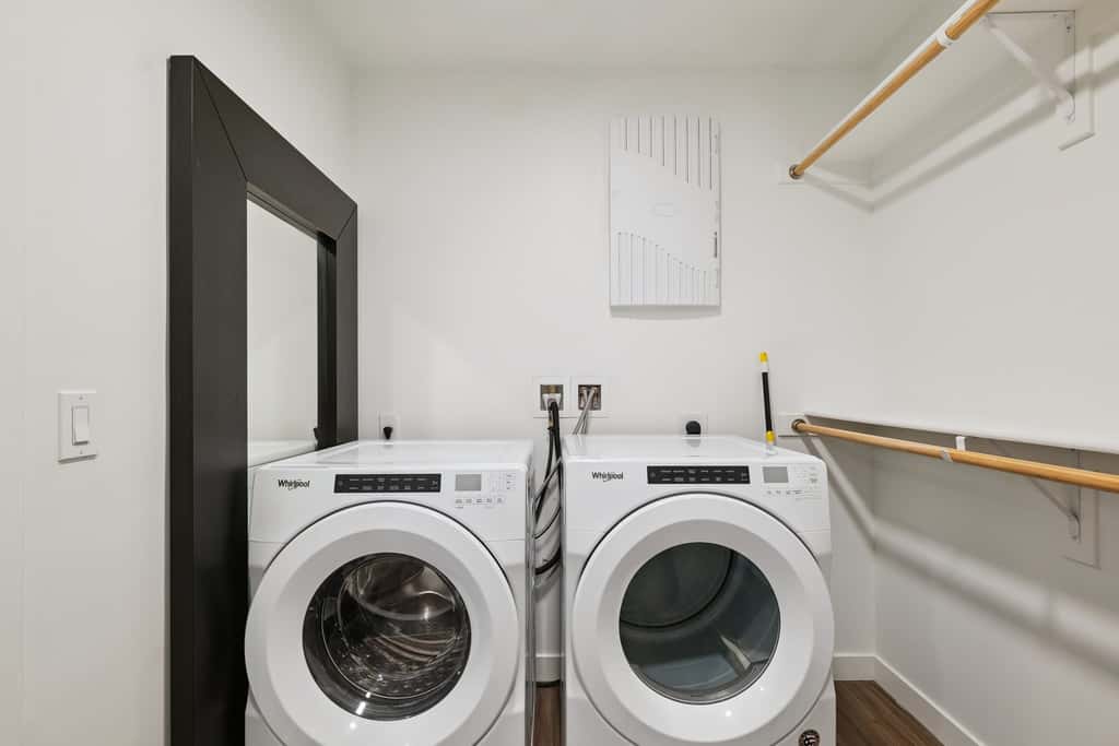 TWO CozySuites Adeline - 3BR
