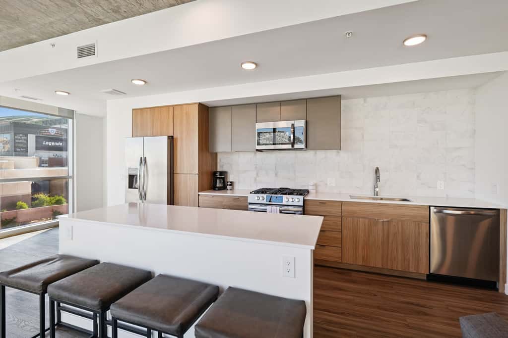 TWO CozySuites Adeline - 3BR