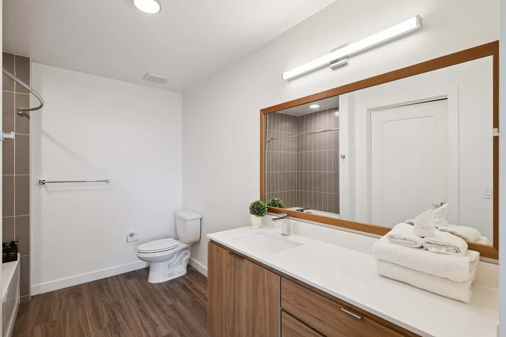 TWO CozySuites Adeline - 3BR