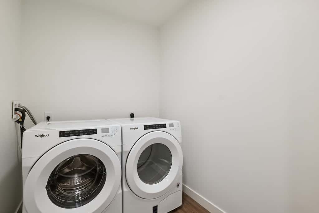 TWO CozySuites Adeline - 3BR
