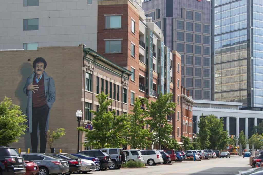 CozySuites I Trendy 1BR, Bottleworks Indy