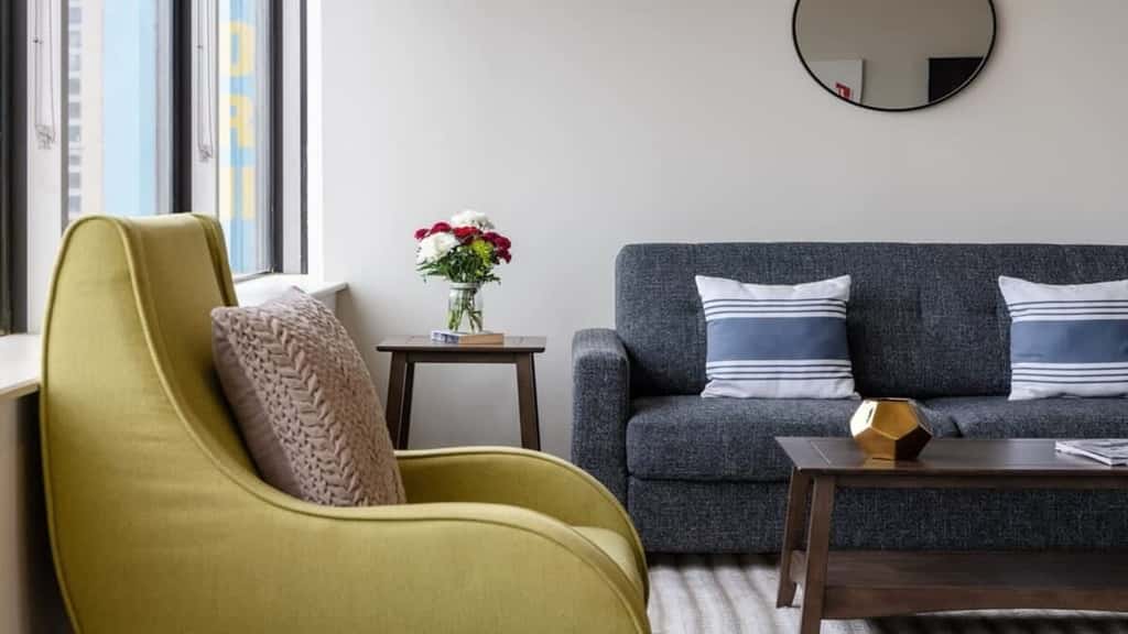 Stylish CozySuites at LTV 1BR with Pool, Gym