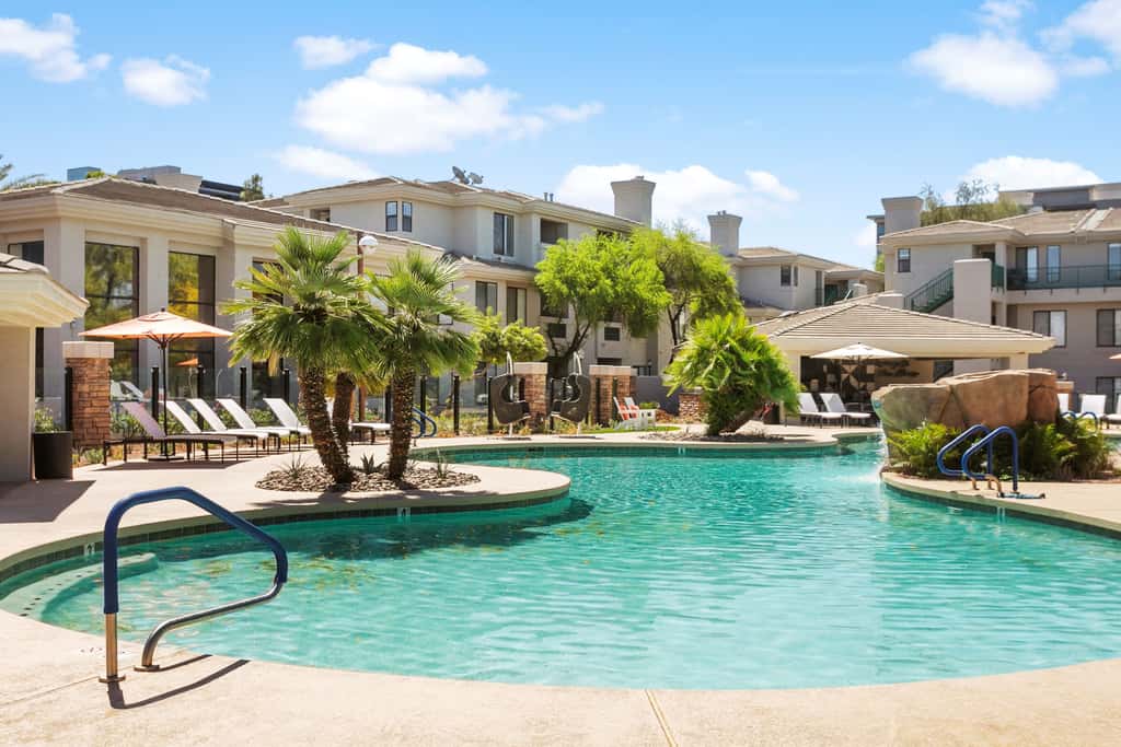 CozySuites 1BR/1BA at Kierland Commons with pool