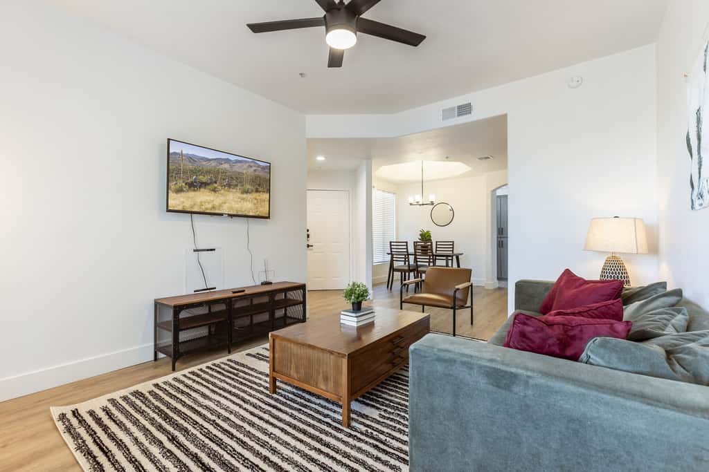 CozySuites 1BR/1BA at Kierland Commons with pool