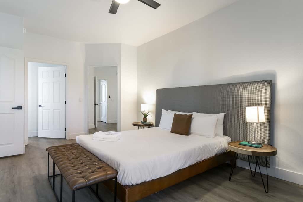 CozySuites 1BR/1BA at Kierland Commons with pool