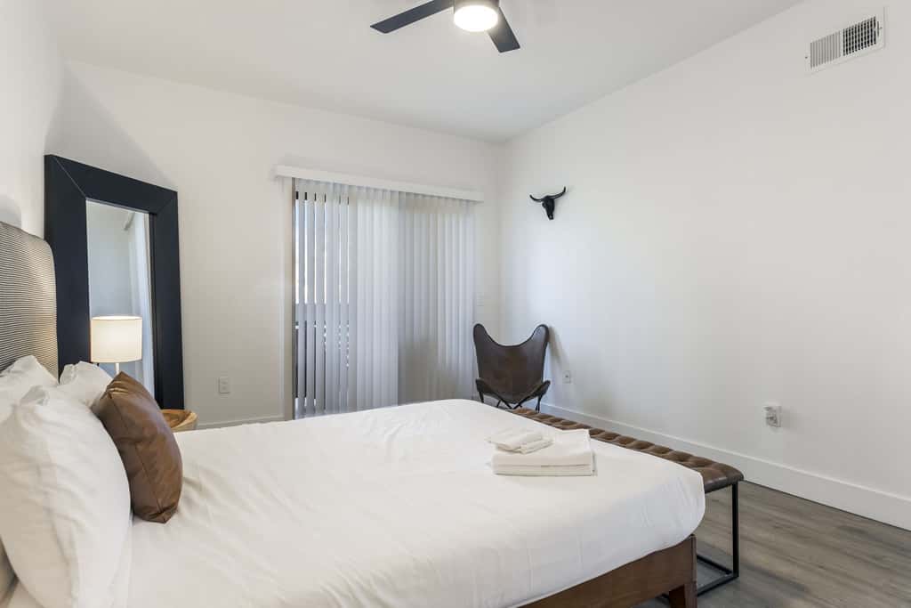 CozySuites 1BR/1BA at Kierland Commons with pool