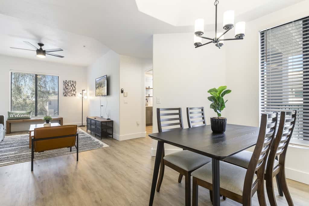CozySuites 1BR/1BA at Kierland Commons with pool