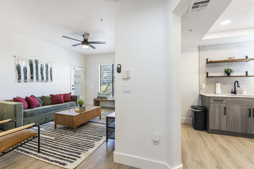 CozySuites 1BR/1BA at Kierland Commons with pool