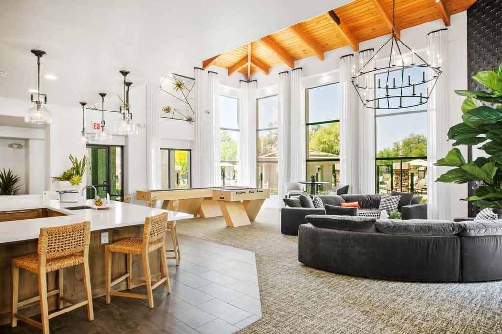 CozySuites 2BR/2BA at Kierland Commons with pool
