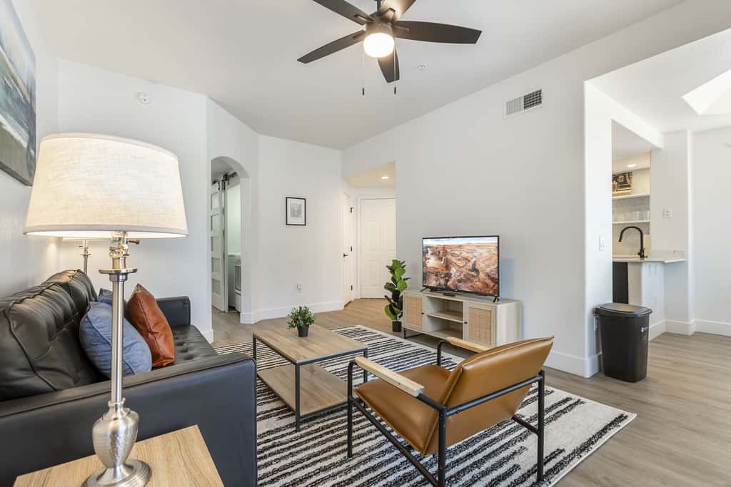 CozySuites 2BR/2BA at Kierland Commons with pool