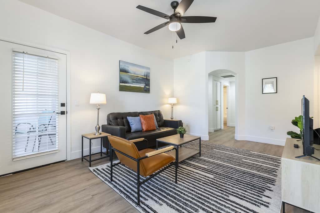CozySuites 2BR/2BA at Kierland Commons with pool