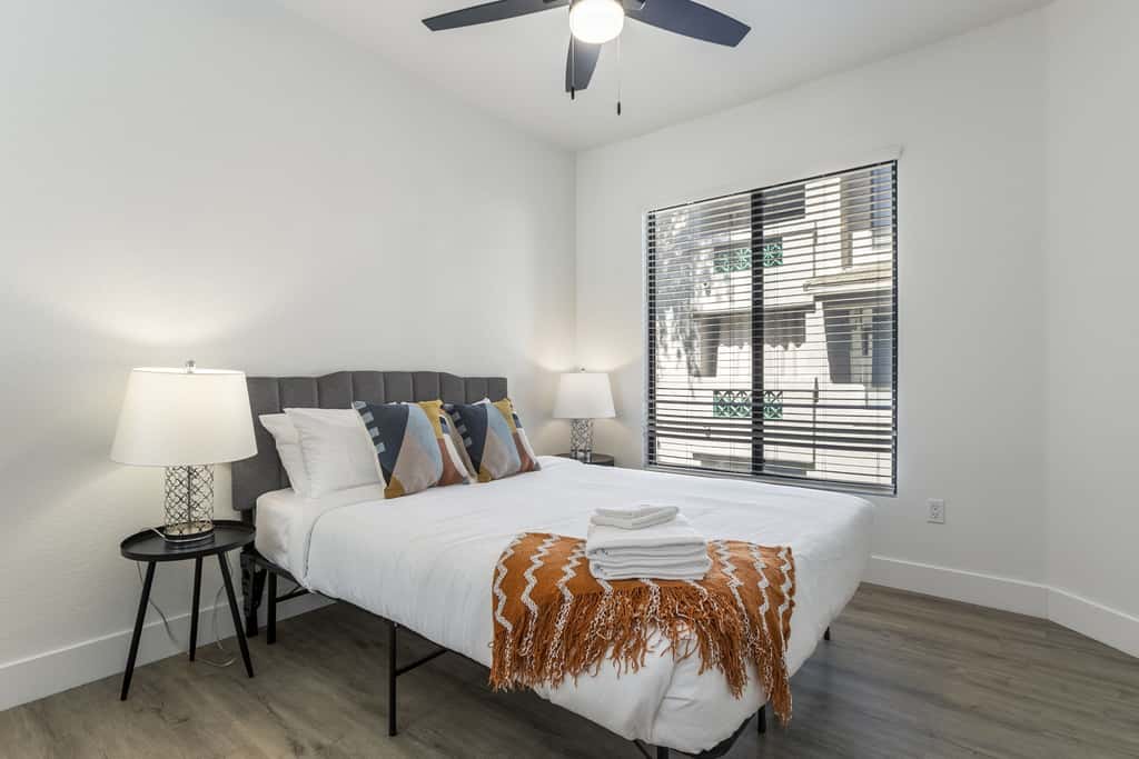 CozySuites 2BR/2BA at Kierland Commons with pool
