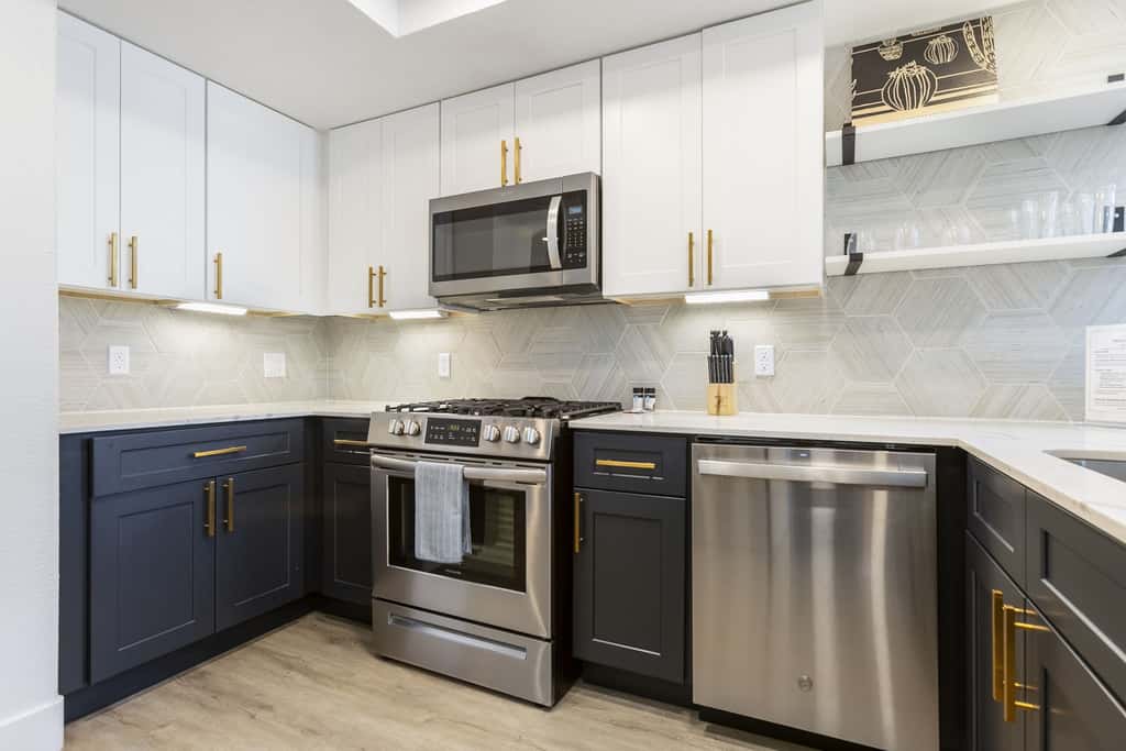 CozySuites 2BR/2BA at Kierland Commons with pool