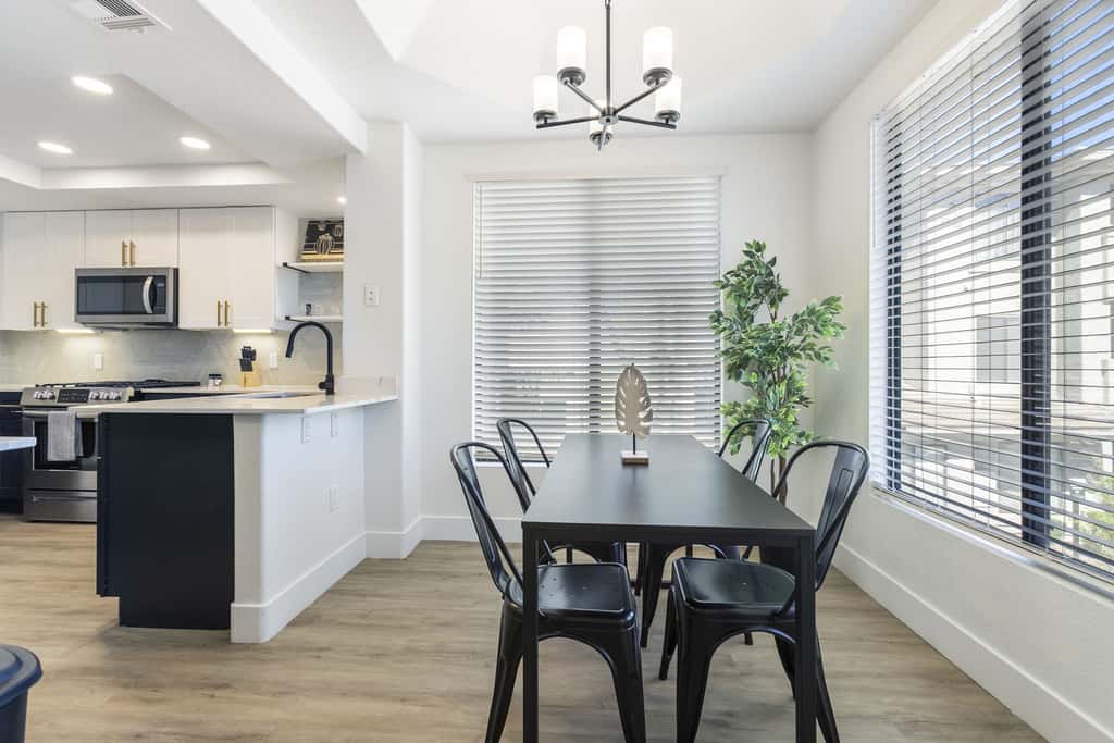 CozySuites 2BR/2BA at Kierland Commons with pool