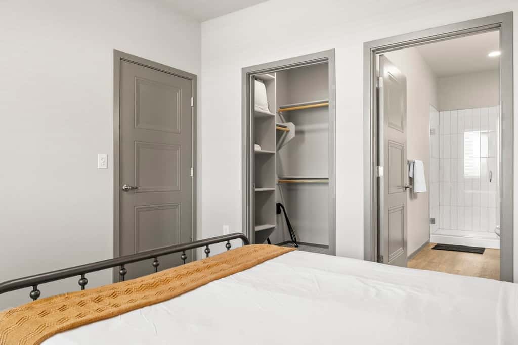 TWO Stunning Westgate CozySuites by Stadium | 3BR 