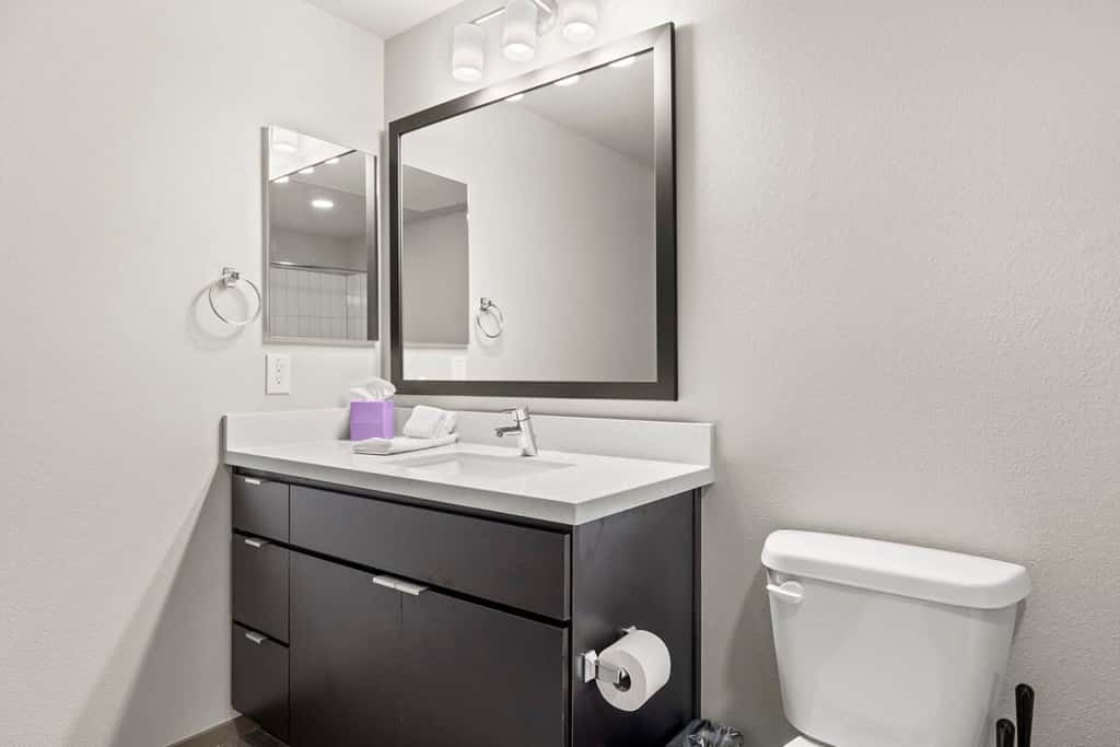 TWO Stunning Westgate CozySuites by Stadium | 3BR 