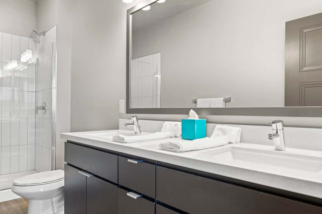 TWO Stunning Westgate CozySuites by Stadium | 3BR 