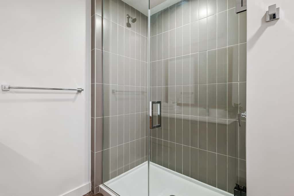 CozySuites Adeline SDO - valet parking, gym, pool!