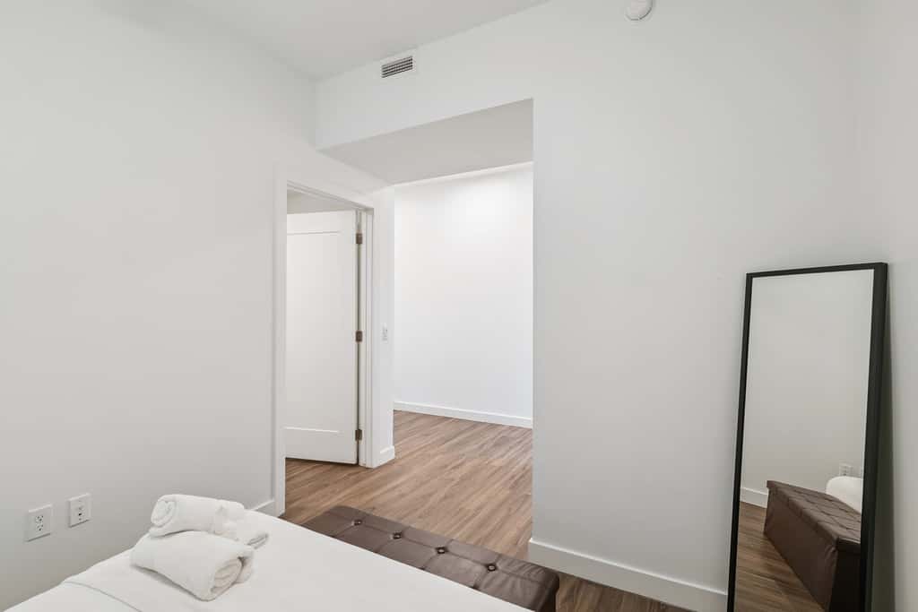 CozySuites Adeline SDO - valet parking, gym, pool!