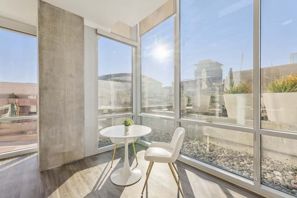 CozySuites Adeline 2BR - gym, pool, valet parking!