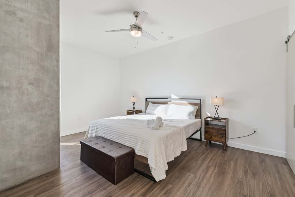 CozySuites Adeline 2BR - gym, pool, valet parking!