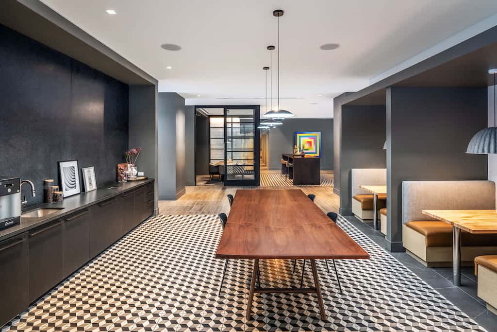 CozySuites Adeline 2BR - gym, pool, valet parking!
