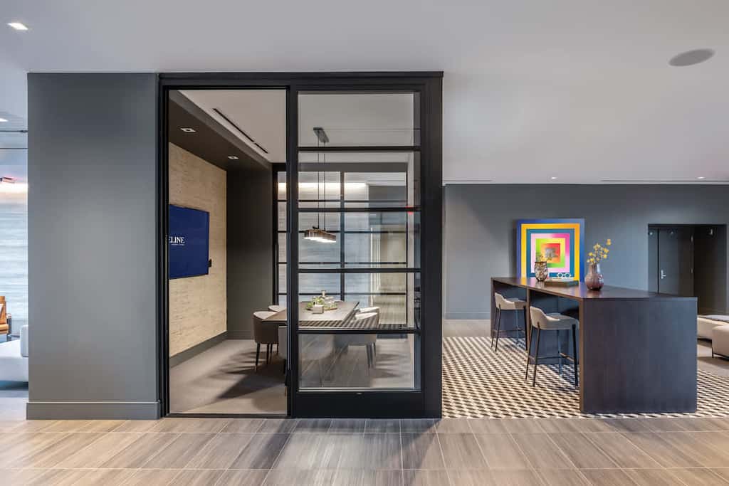 CozySuites Adeline 2BR - gym, pool, valet parking!