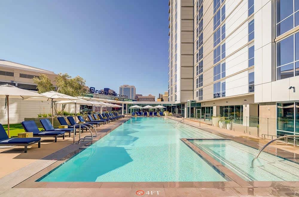 CozySuites Adeline 2BR - gym, pool, valet parking!
