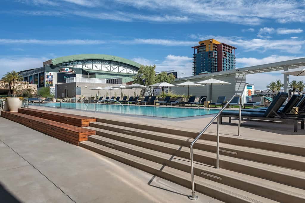 CozySuites Adeline 2BR - gym, pool, valet parking!