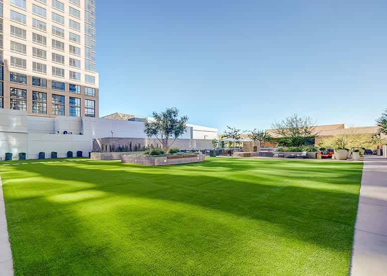 CozySuites Adeline 2BR - gym, pool, valet parking!