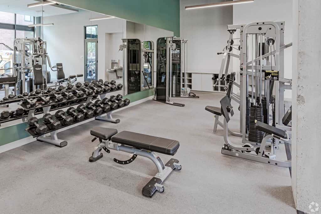 CozySuites in Marquee Studio King with pool & gym