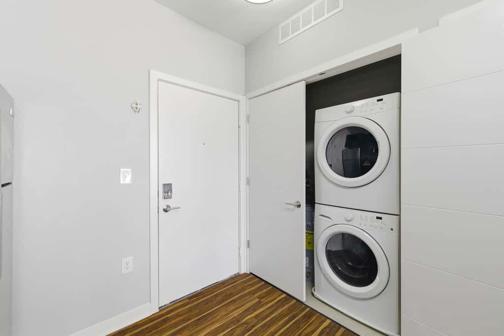 CozySuites | Modern SDO, Monument Circle, Indy