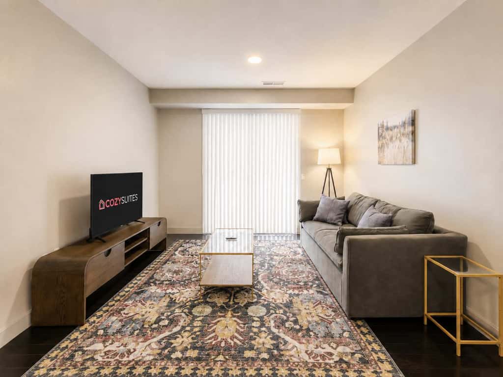 1BR/1BA CozySuites at the Banks