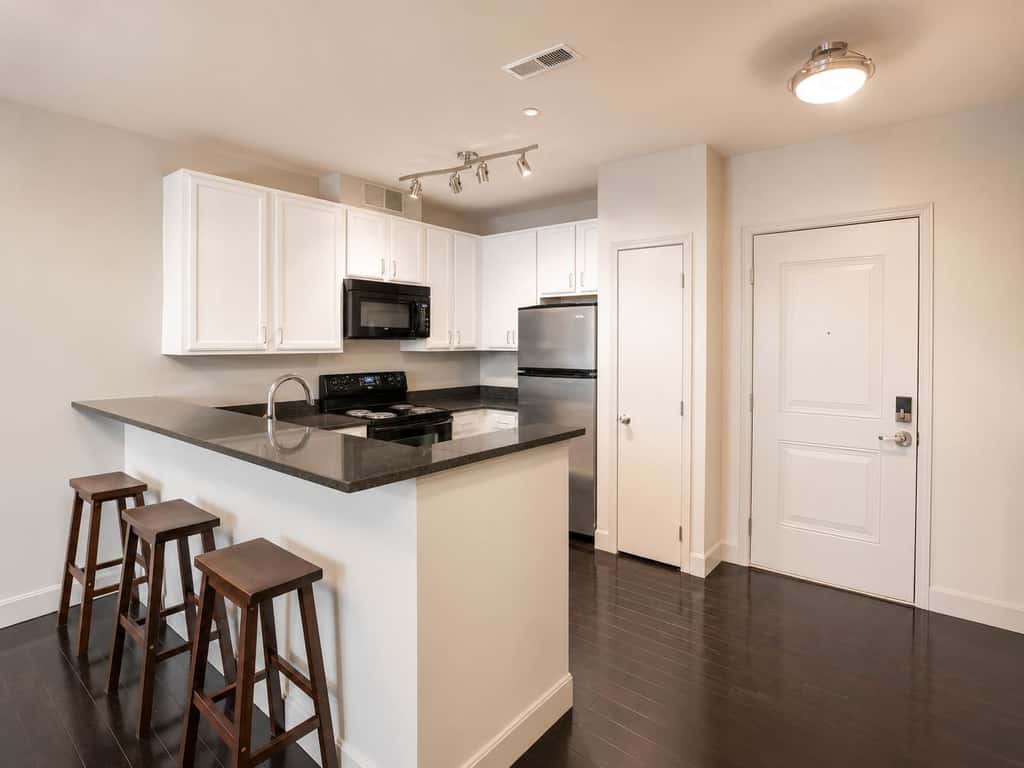 1BR/1BA CozySuites at the Banks