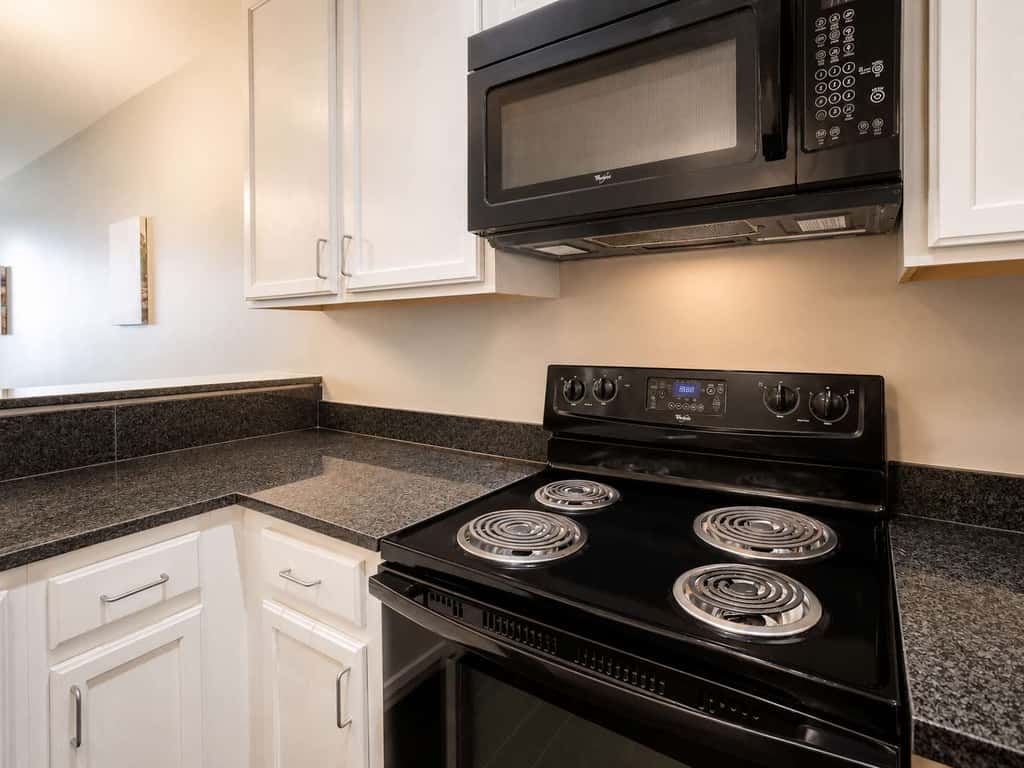 1BR/1BA CozySuites at the Banks