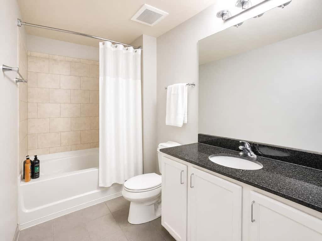 1BR/1BA CozySuites at the Banks