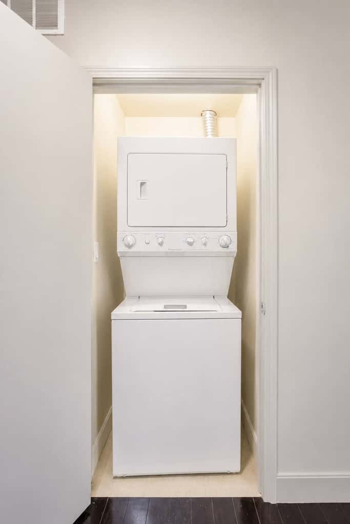 1BR/1BA CozySuites at the Banks