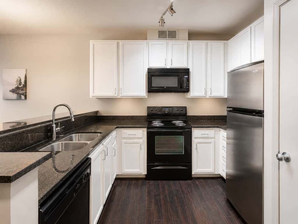 1BR/1BA CozySuites at the Banks