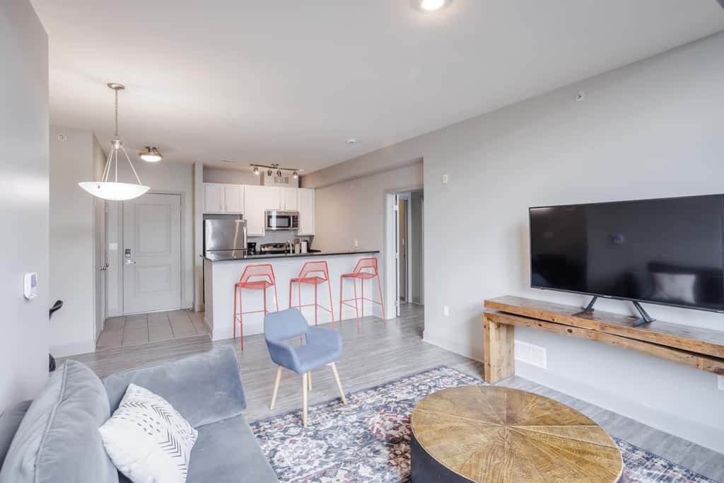 Two Stylish 4BR/4BA CozySuites at the Banks