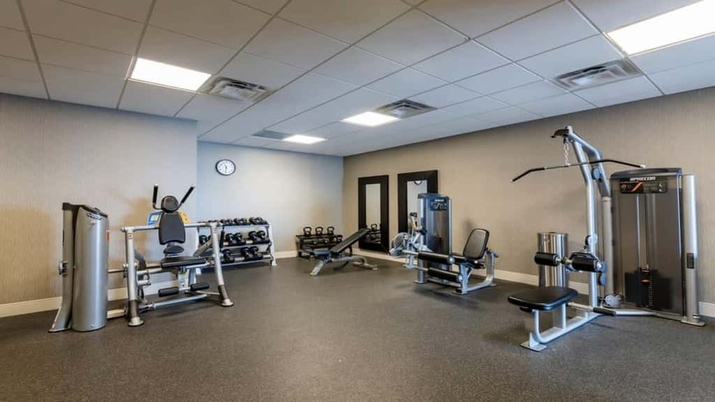 TWO Comfort CozySuites at LTV 4BR with Pool, Gym