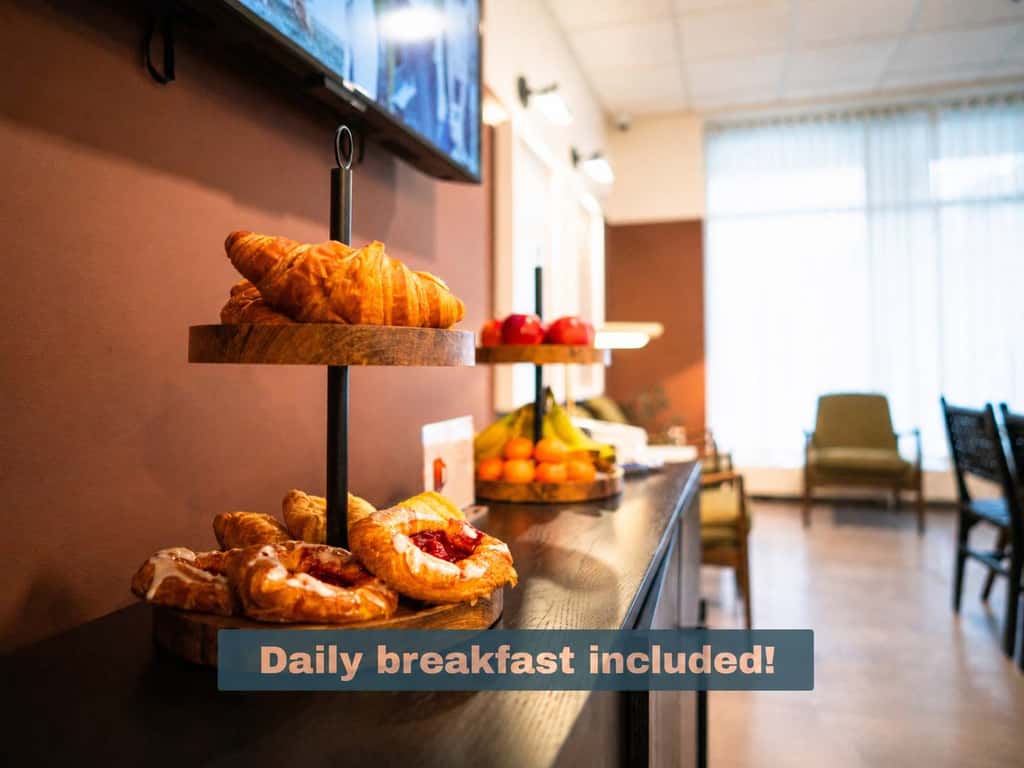 Roami at the Fitz | 1BR sleeps 4 | gym