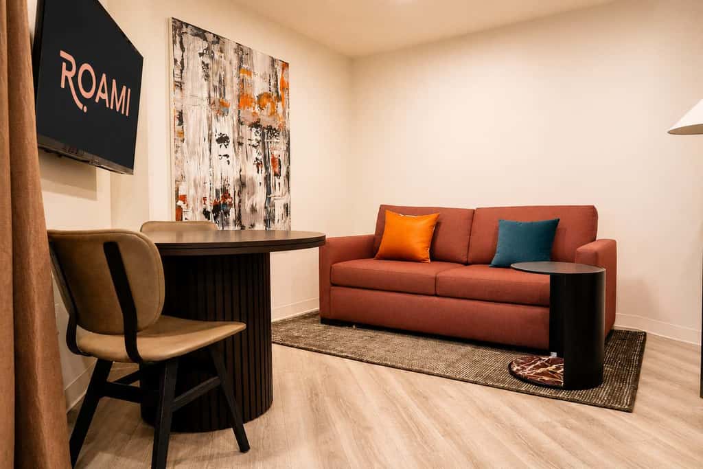 Roami at the Fitz | 1BR sleeps 4 | gym