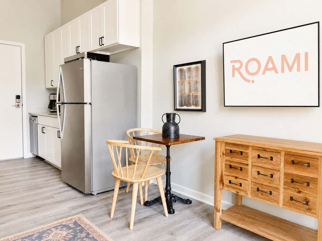 Roami at Canal Quarters | Studio w/ Balcony