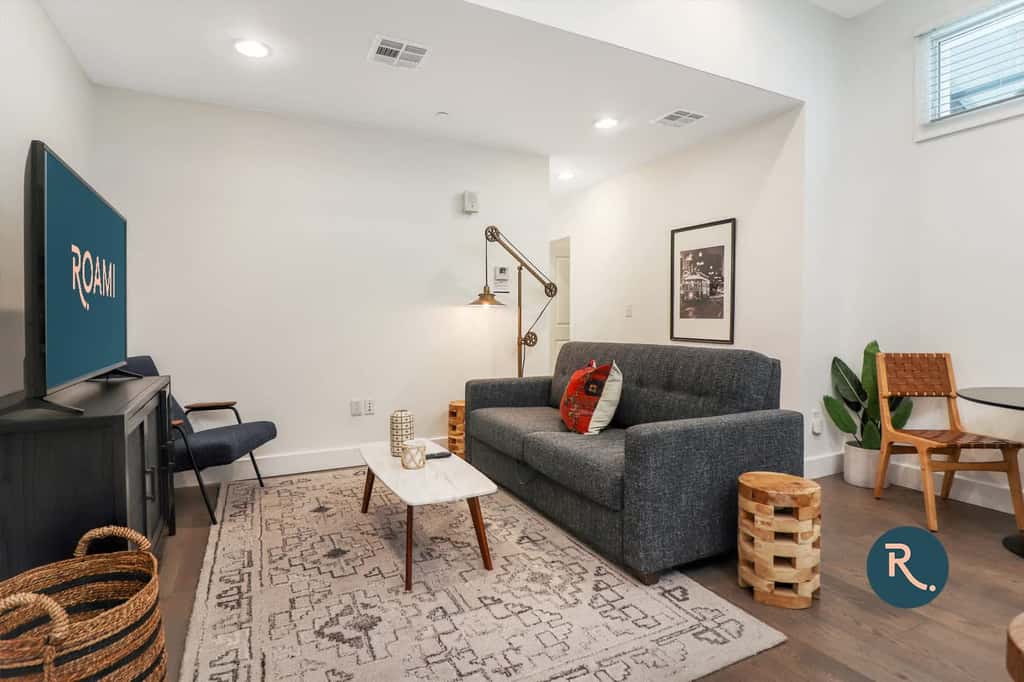 Roami at Bourbon Place |1 Block to Bourbon St| 1BR