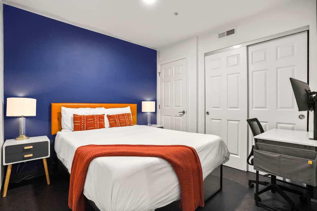 Modern 1BR in Downtown Pittsburgh | CozySuites
