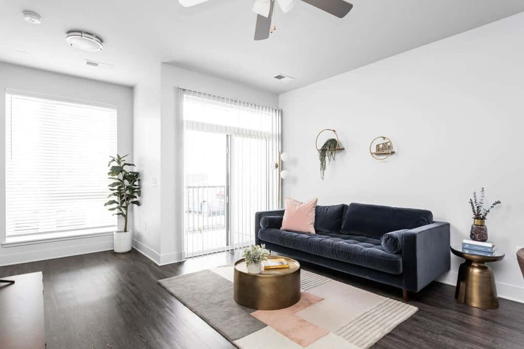 CozySuites Nora 2BR/1BA near Fashion Mall
